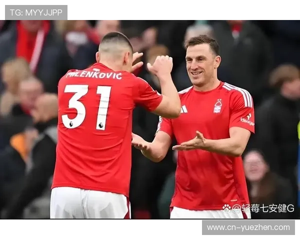 英超豪门争霸格局初显，争冠集团表现稳健