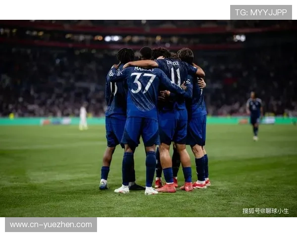 曼联战术执行持续崩盘，场上混乱加剧争四形势承压