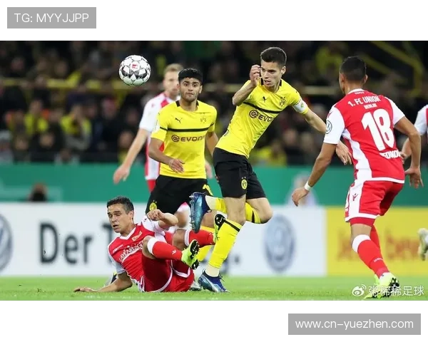多特蒙德防线稳定性问题持续,对联赛竞争格局形成阶段性制约。 多特蒙德防线稳定性问题持续,对联赛竞争格局形成阶段性制约。